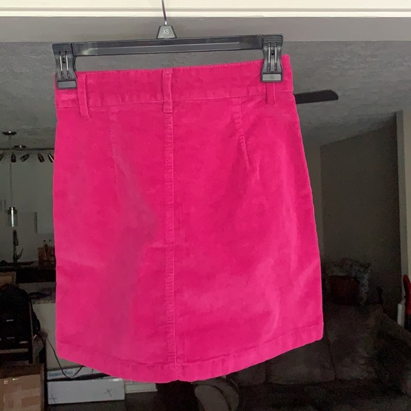 Fuchsia skirt - Picture 2 of 2
